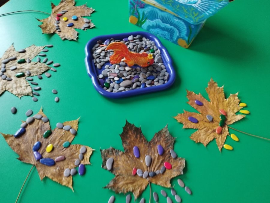 «Осенние узоры» — творчество с морской галькой