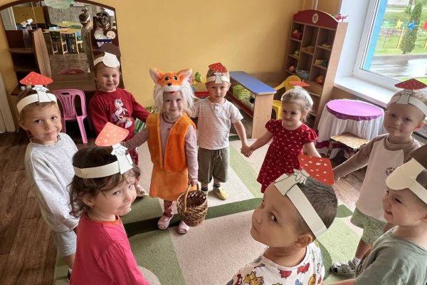 Как лисичка ходила в лес за грибами