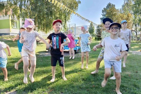 Босиком по траве — с пользой для здоровья!