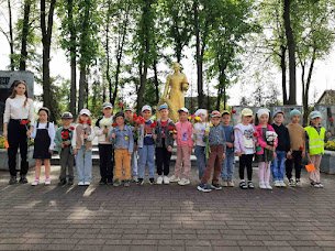 Память в наших сердцах жива. 
