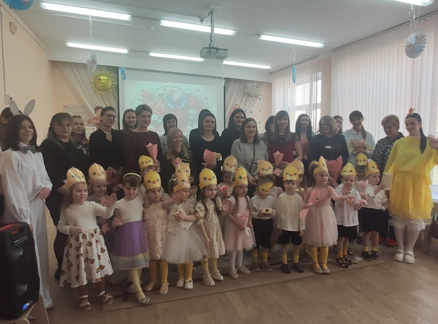 Весенний праздник для любимых мам